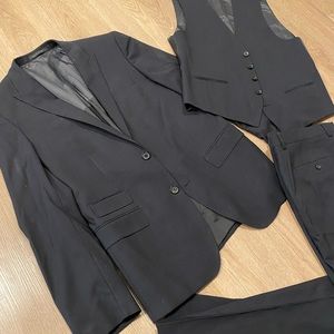 Hugo Boss 3 Piece Suit